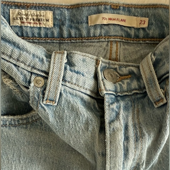 Levi’s 70s High Flare Jeans – Size 23 – High Rise – 29” Inseam - Picture 4 of 4